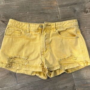 Women’s shorts 27